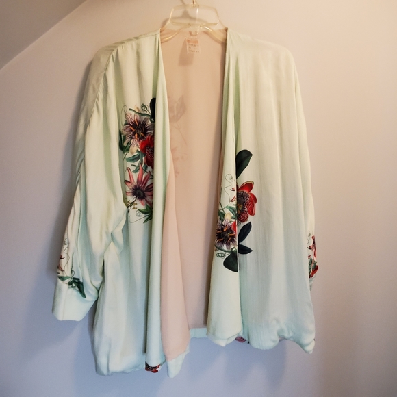 Kimono - Picture 3 of 4